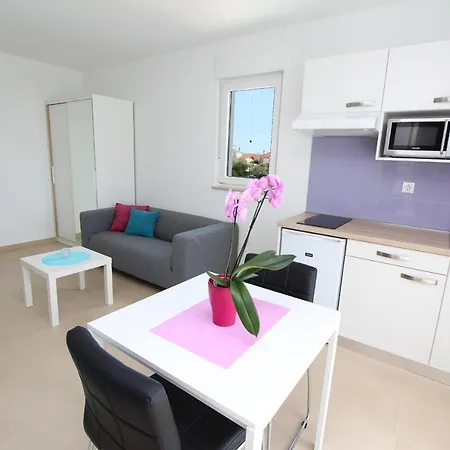 Emanuel Studio With Balcony 1 *